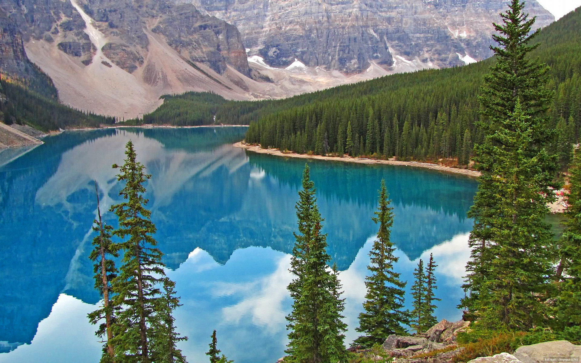 开云体育下载网址-“台球激情对决：天府校区赛场激发选手无尽潜力”